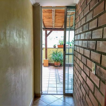 Bueno, Bonito, Barato Y Cerca A El Poblado Apartment Меделин Екстериор снимка