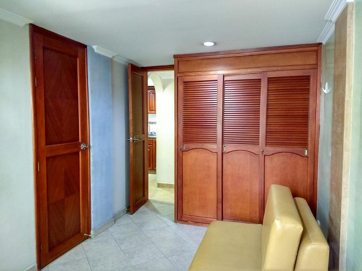 Bueno, Bonito, Barato Y Cerca A El Poblado Apartment Меделин Екстериор снимка