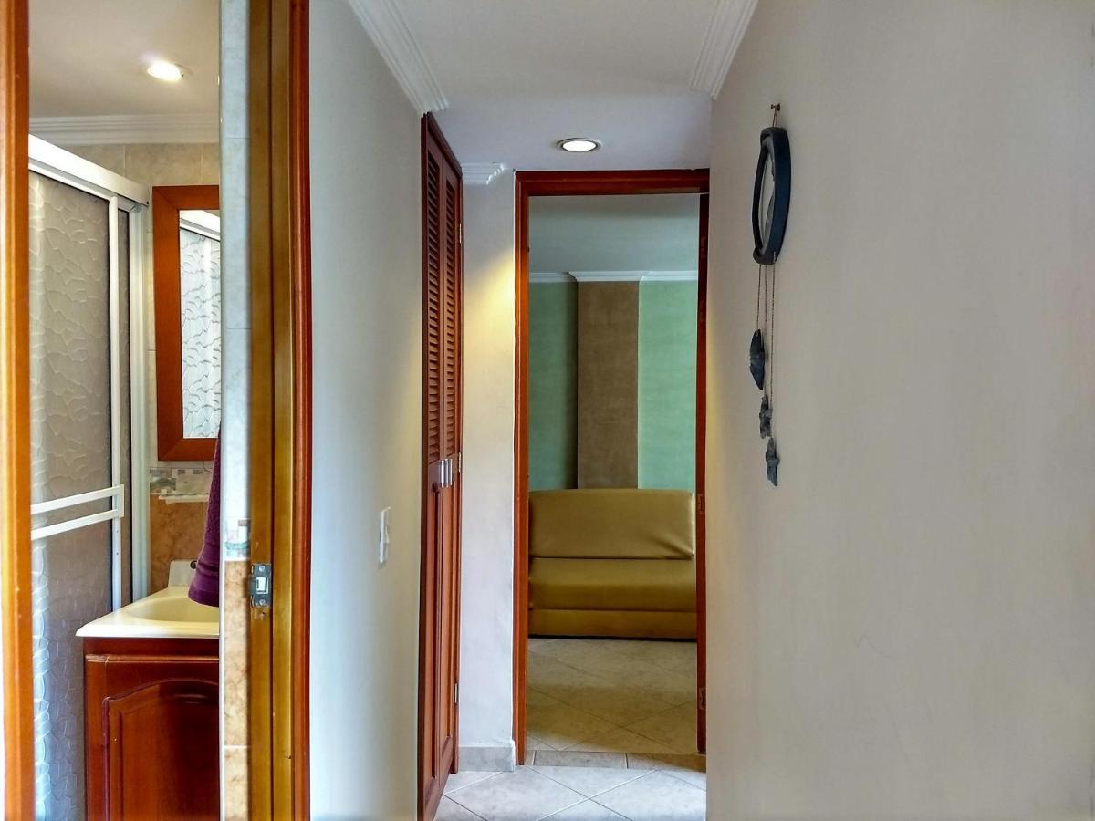 Bueno, Bonito, Barato Y Cerca A El Poblado Apartment Меделин Екстериор снимка