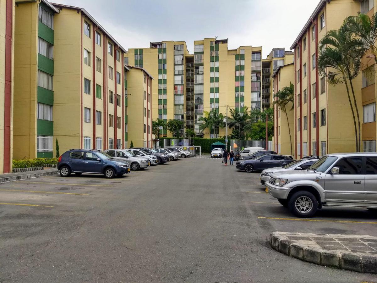 Bueno, Bonito, Barato Y Cerca A El Poblado Apartment Меделин Екстериор снимка